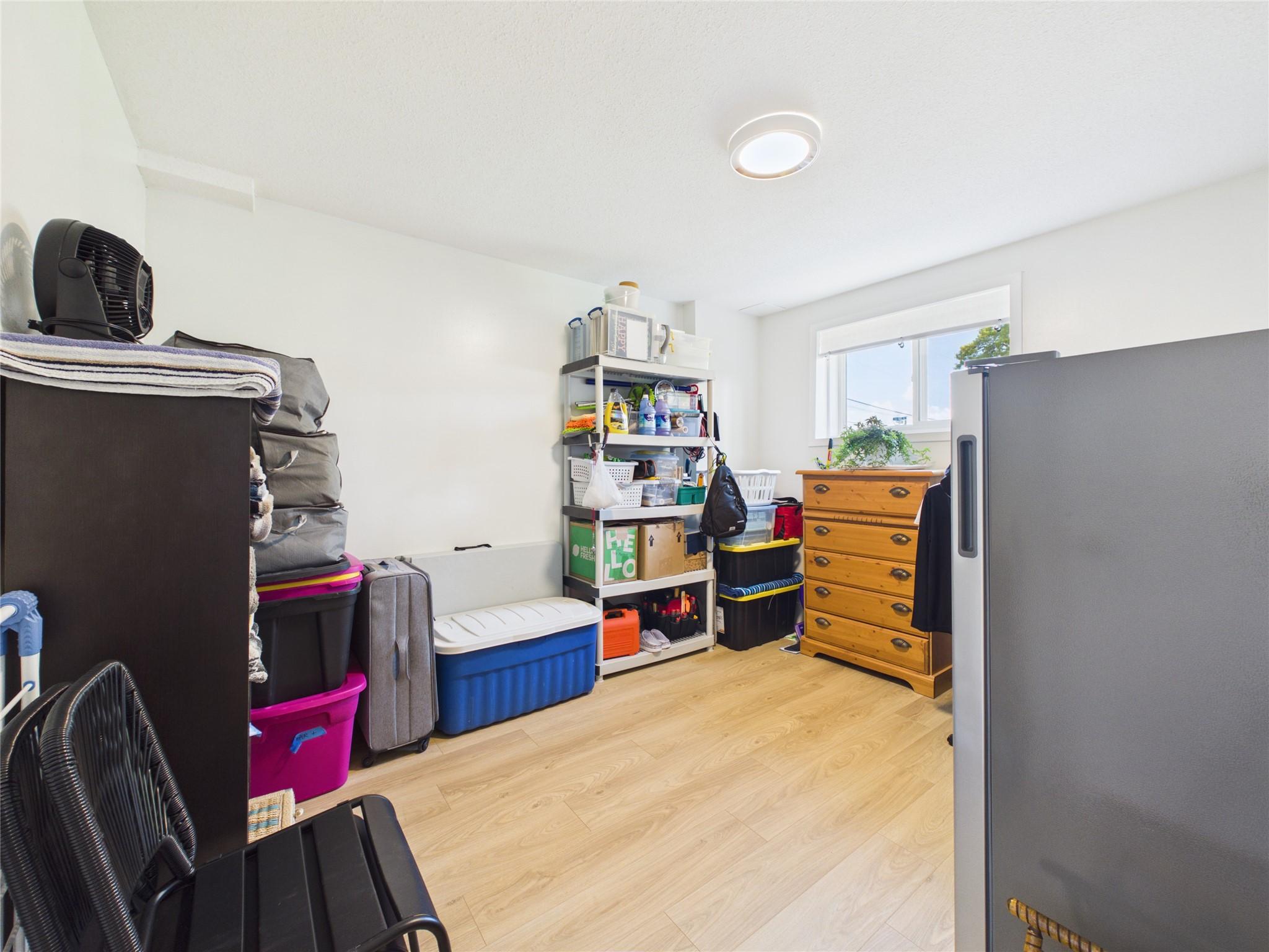 301 4Th Avenue, Cranbrook, BC - Indoor