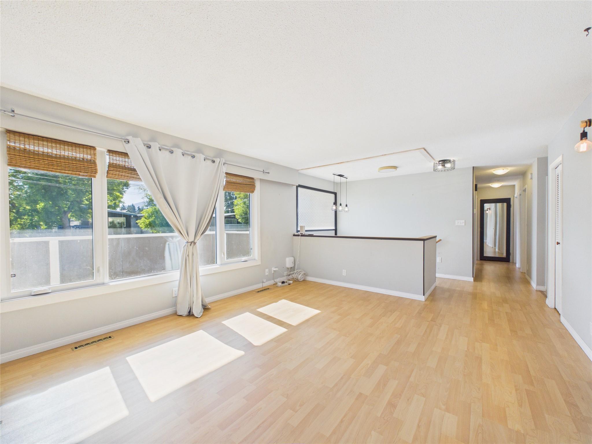 301 4Th Avenue, Cranbrook, BC - Indoor Photo Showing Other Room