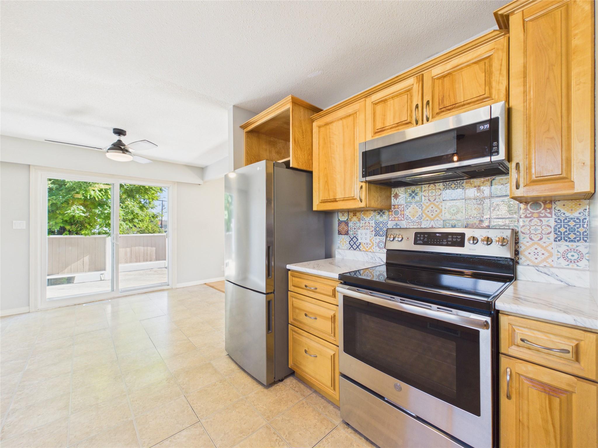 301 4Th Avenue, Cranbrook, BC - Indoor Photo Showing Kitchen
