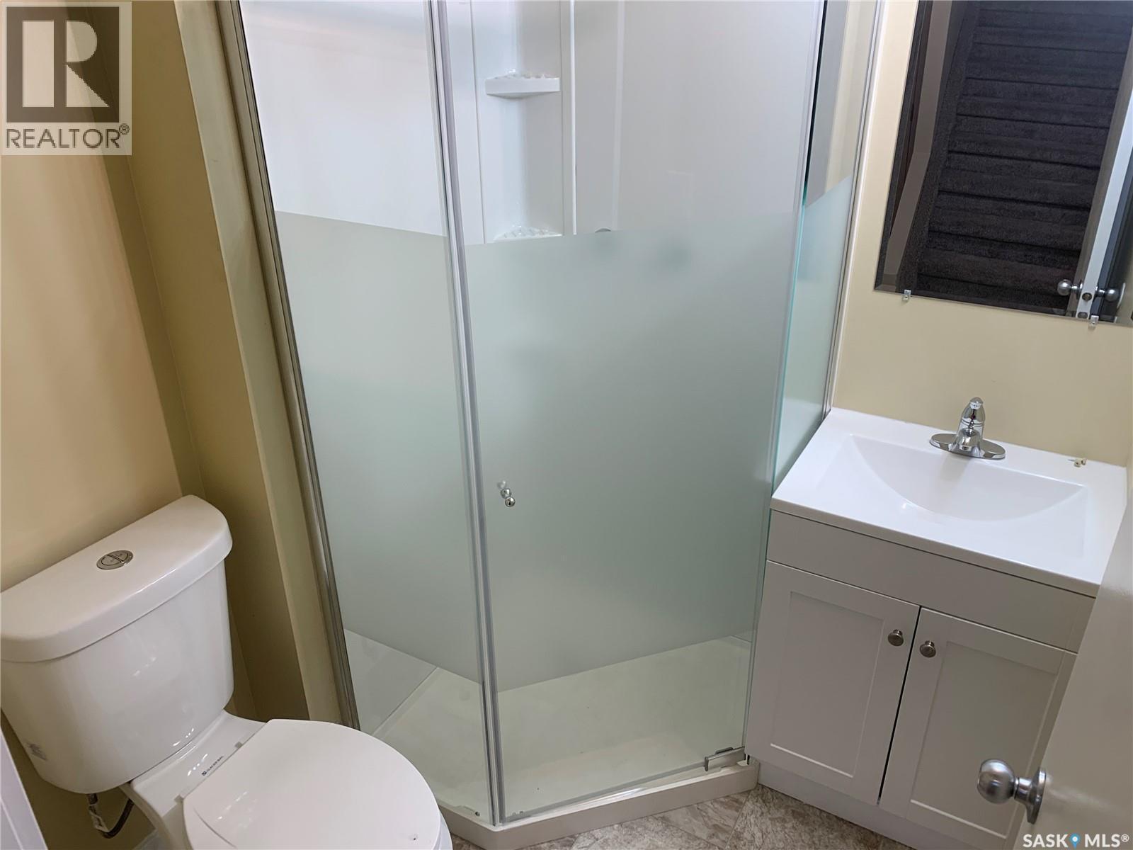 111 M Avenue S, Saskatoon, SK - Indoor Photo Showing Bathroom