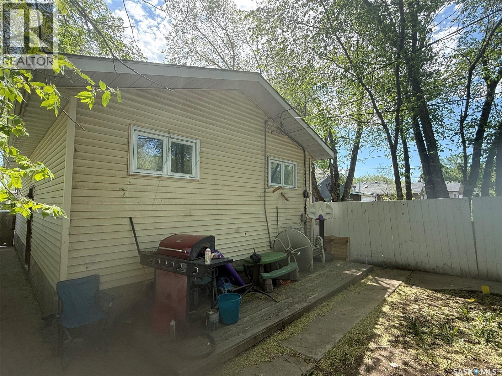 111 M Avenue S, Saskatoon, SK - Outdoor
