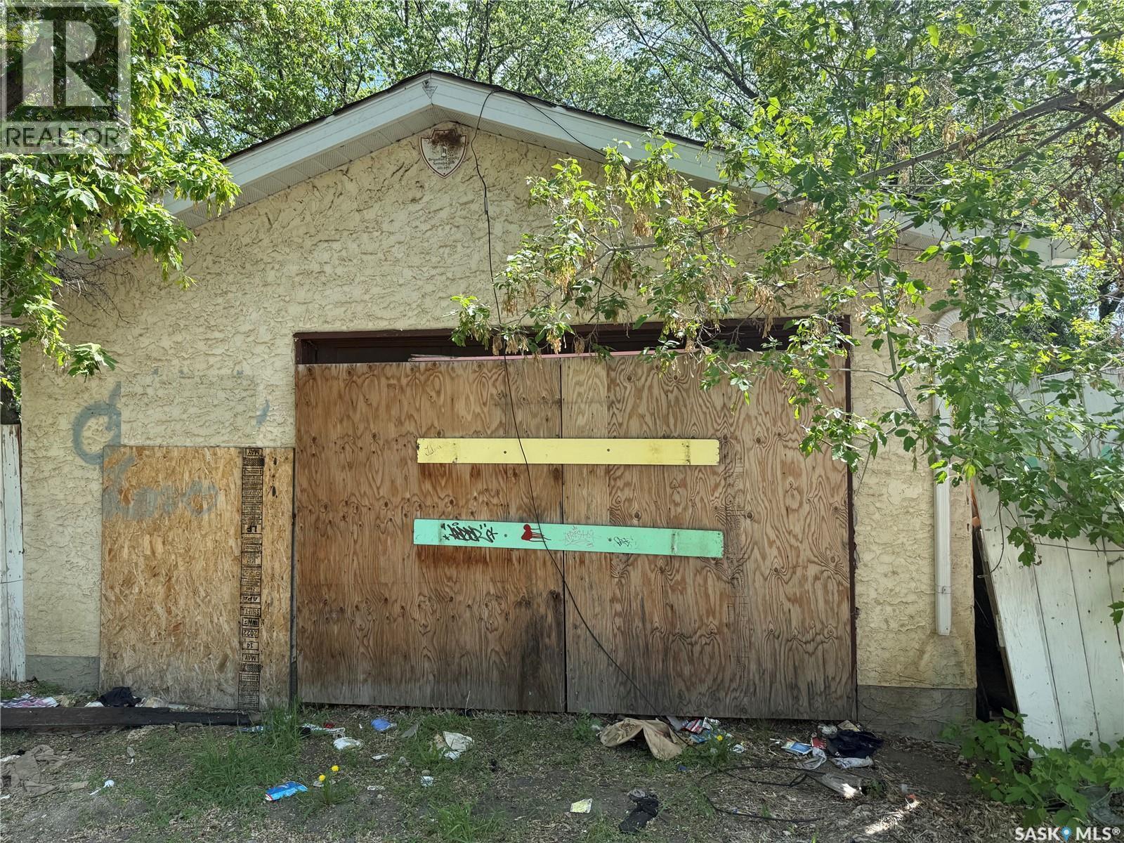 111 M Avenue S, Saskatoon, SK - Outdoor