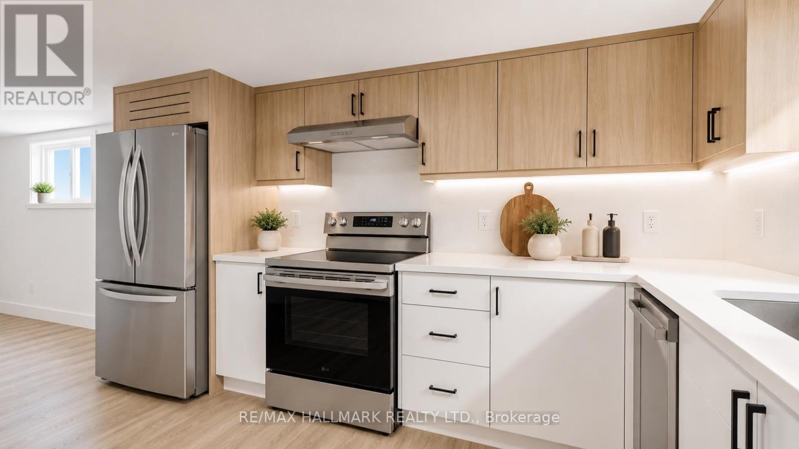 Lower/Bsmt - 655 O'Connor Drive, Toronto, ON - Indoor Photo Showing Kitchen