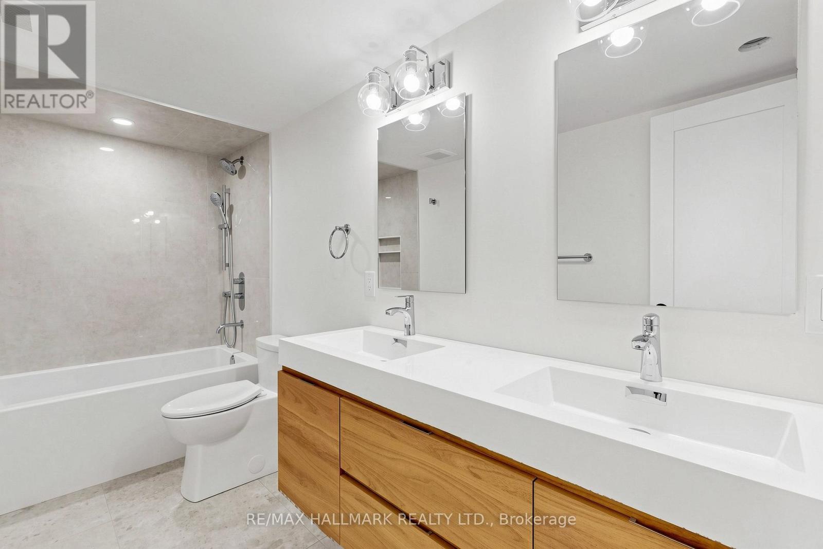 Lower/Bsmt - 655 O'Connor Drive, Toronto, ON - Indoor Photo Showing Bathroom