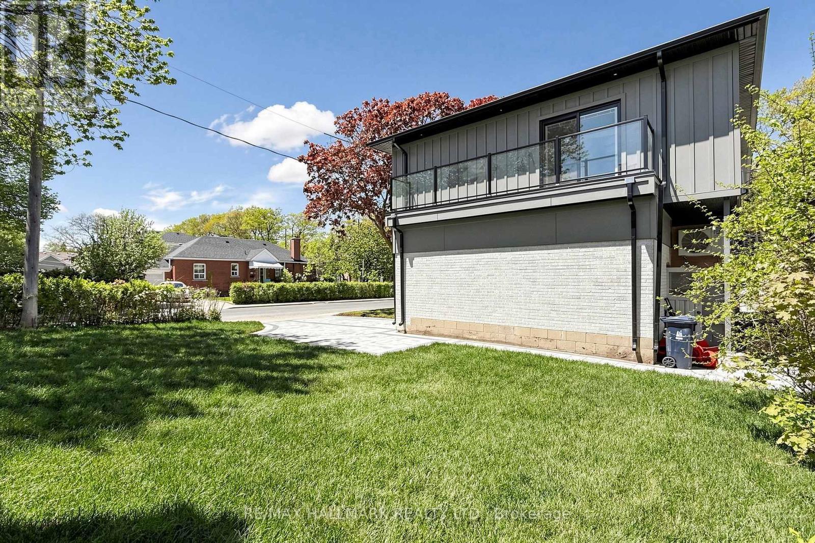 Lower/Bsmt - 655 O'Connor Drive, Toronto, ON - Outdoor