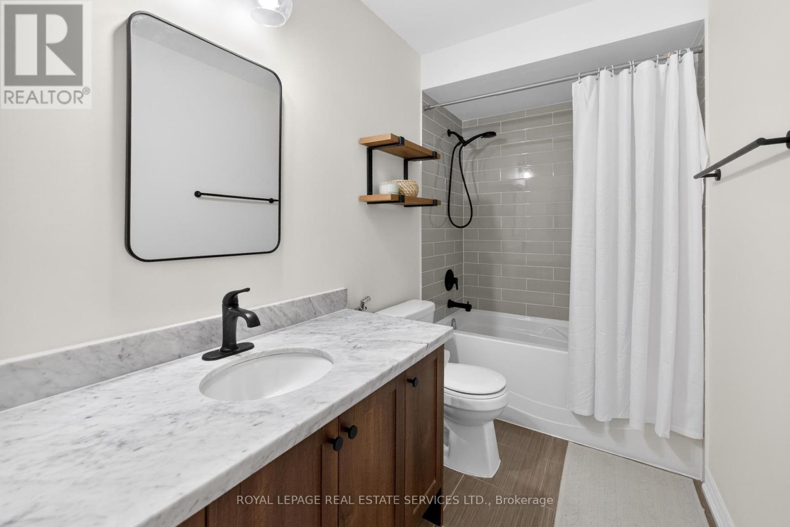 61 Pidgeon Street, Toronto, ON - Indoor Photo Showing Bathroom