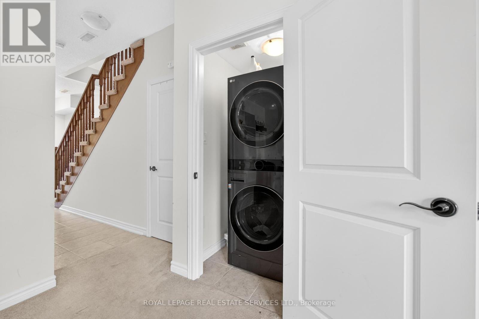 61 Pidgeon Street, Toronto, ON - Indoor Photo Showing Laundry Room