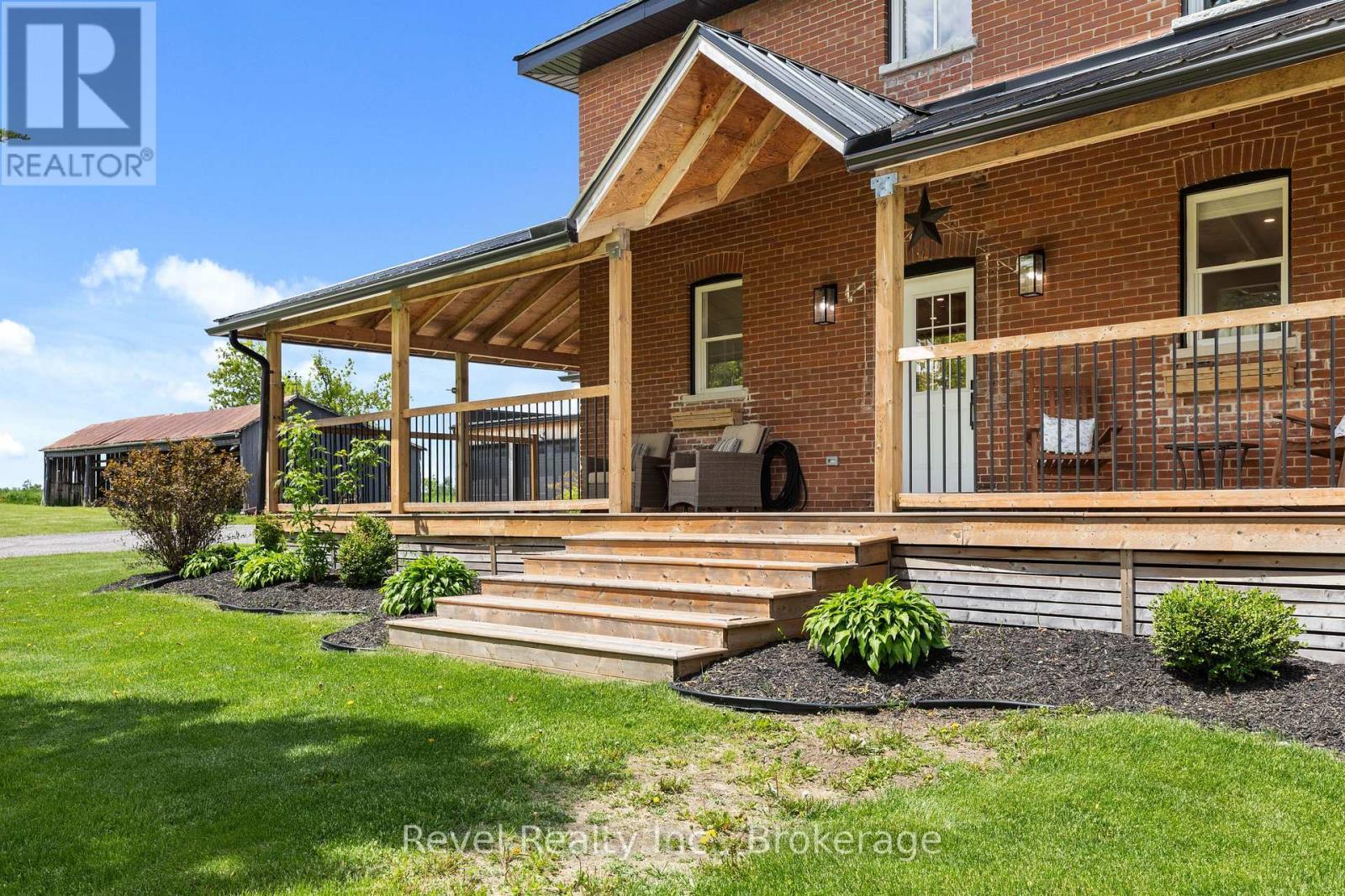 454 Colborne Street W, Kawartha Lakes (Lindsay), ON - Outdoor With Deck Patio Veranda With Exterior