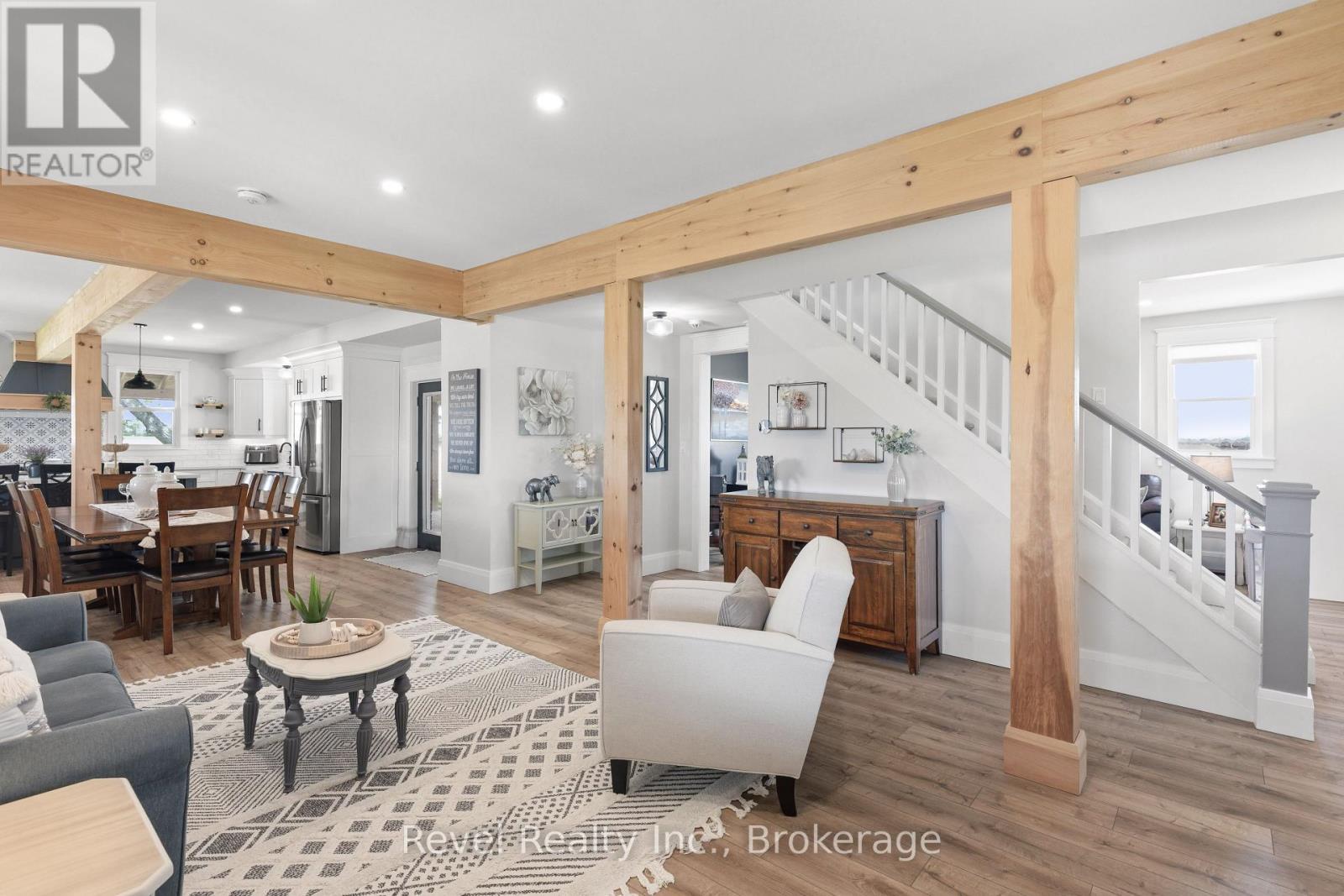 454 Colborne Street W, Kawartha Lakes (Lindsay), ON - Indoor Photo Showing Living Room
