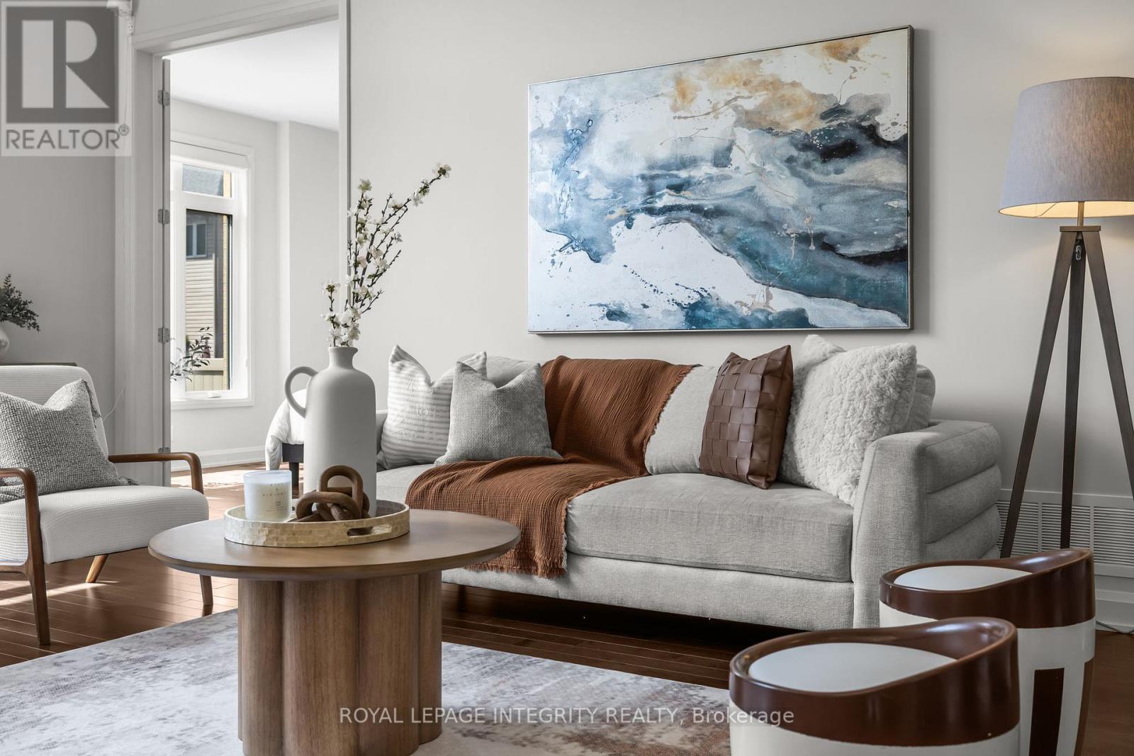 143 Stonemeadow Drive, Ottawa, ON - Indoor Photo Showing Living Room