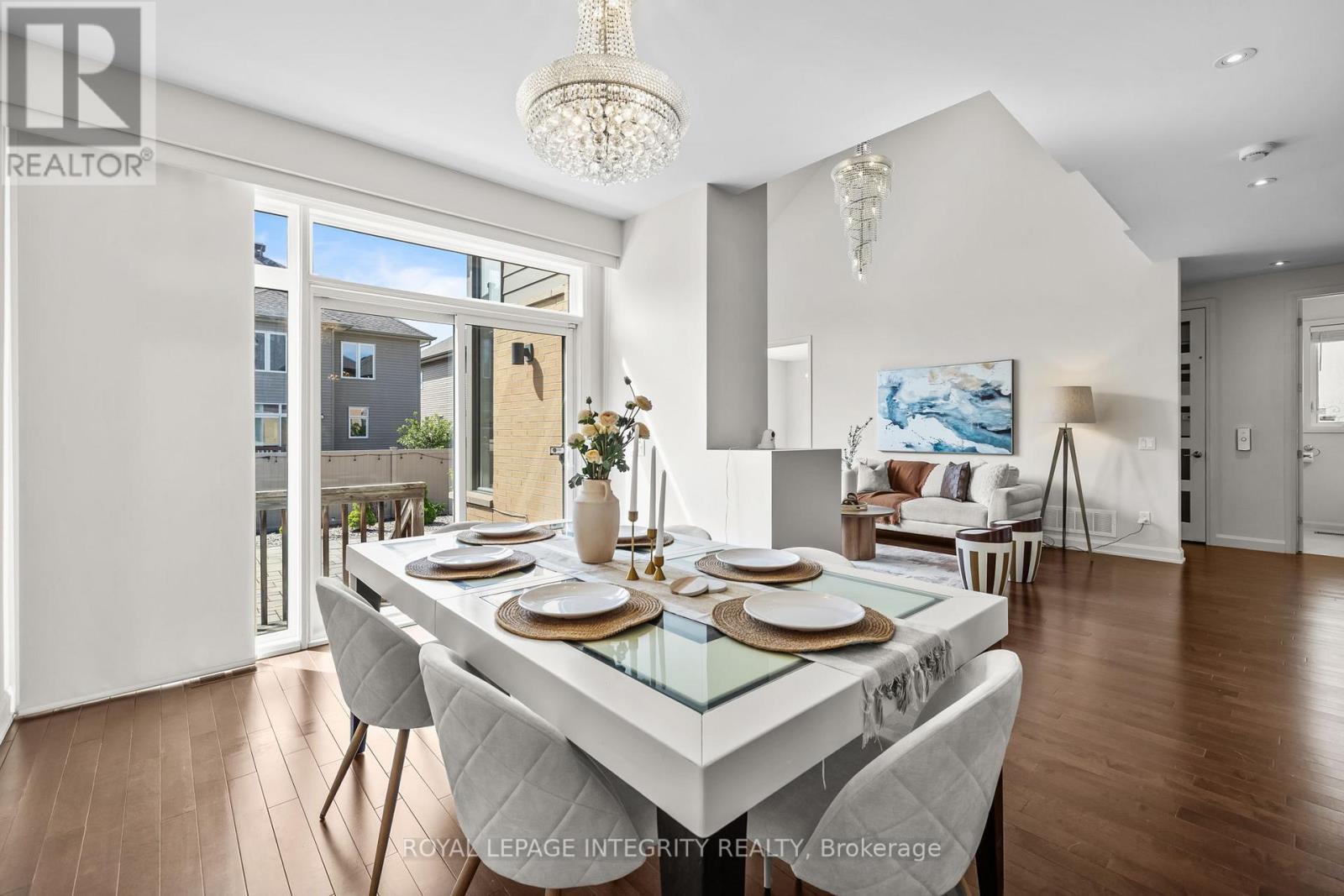 143 Stonemeadow Drive, Ottawa, ON - Indoor Photo Showing Dining Room