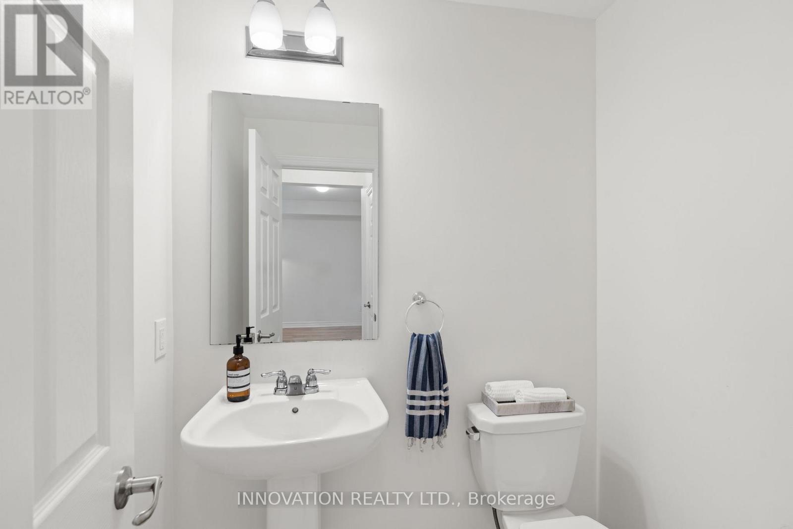 389 Rouncey Road, Ottawa, ON - Indoor Photo Showing Bathroom