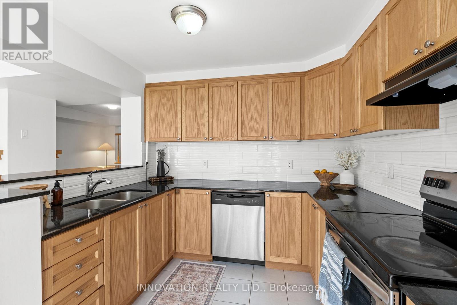 389 Rouncey Road, Ottawa, ON - Indoor Photo Showing Kitchen With Double Sink