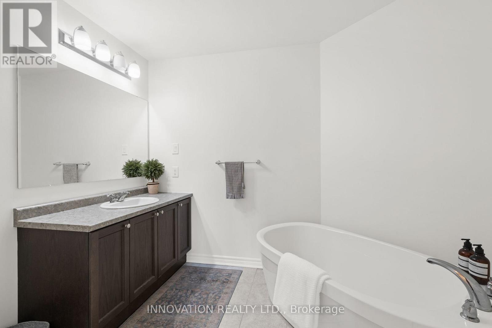 389 Rouncey Road, Ottawa, ON - Indoor Photo Showing Bathroom
