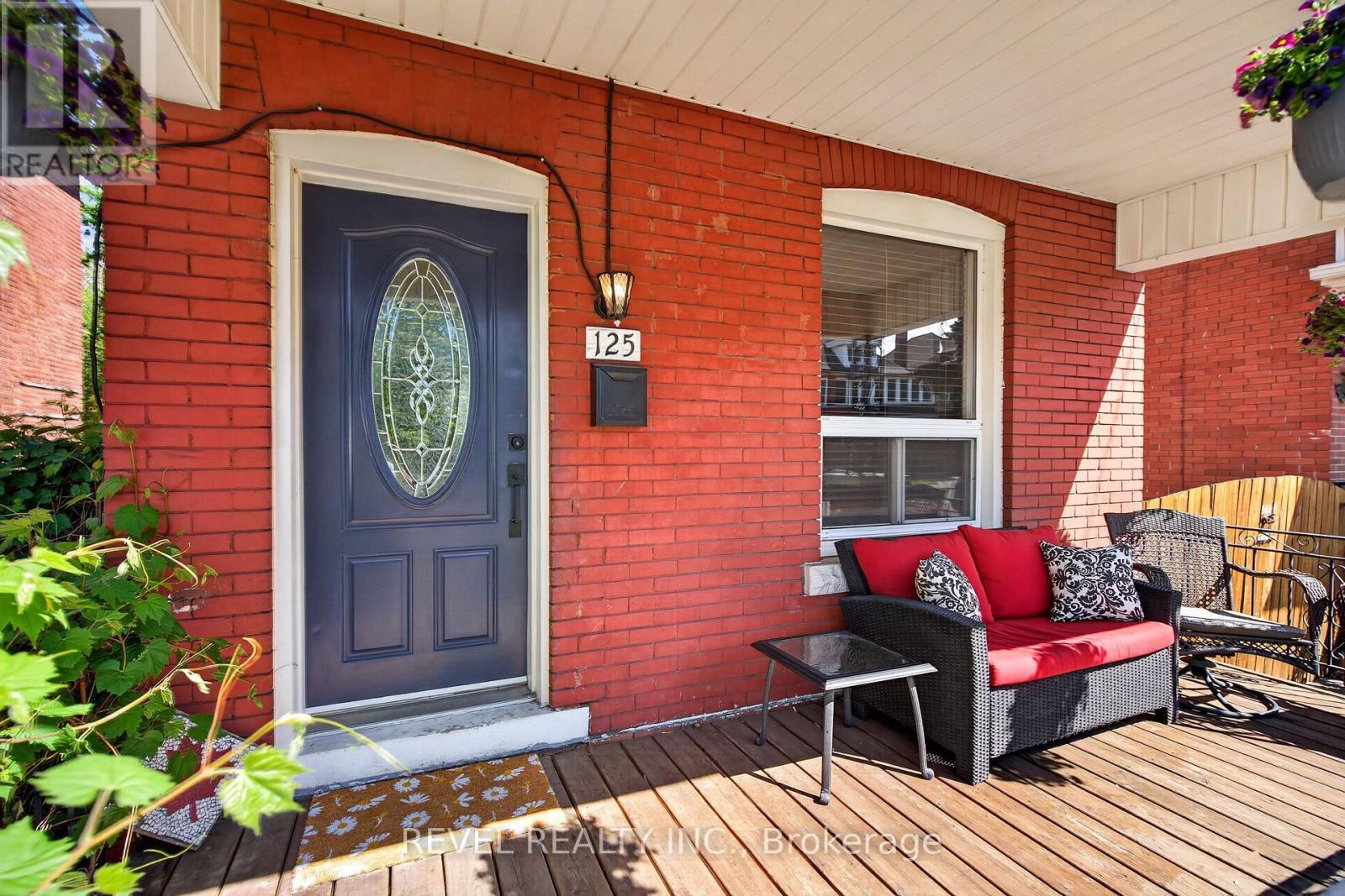 125 Balsam Avenue S, Hamilton, ON - Outdoor With Deck Patio Veranda With Exterior