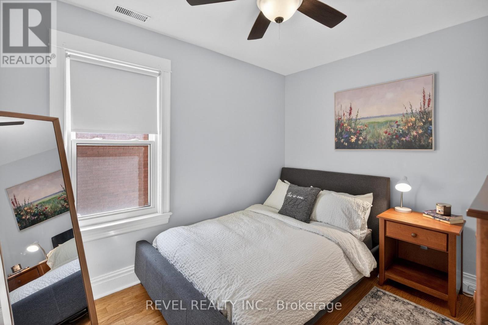 125 Balsam Avenue S, Hamilton, ON - Indoor Photo Showing Bedroom