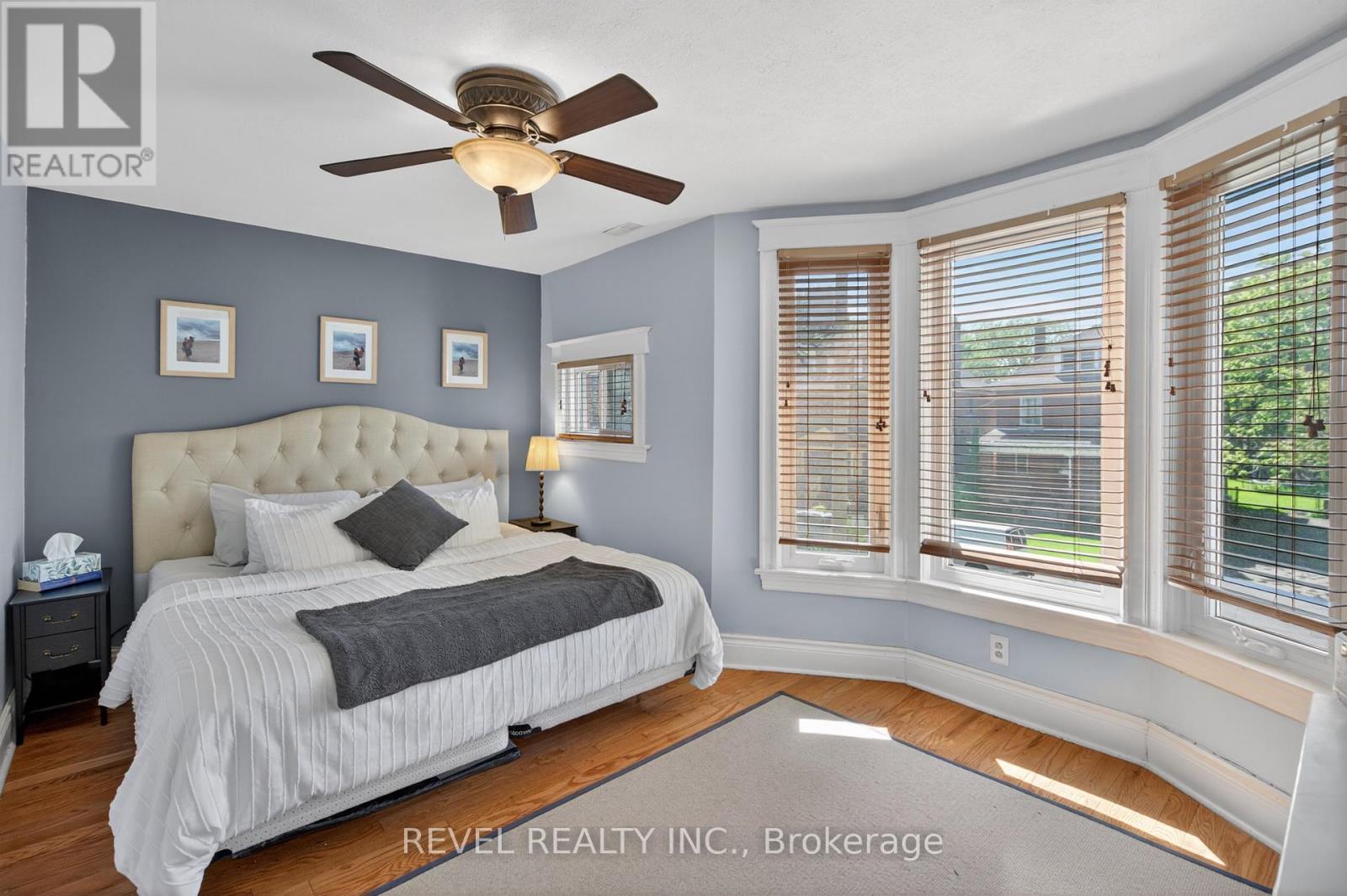 125 Balsam Avenue S, Hamilton, ON - Indoor Photo Showing Bedroom