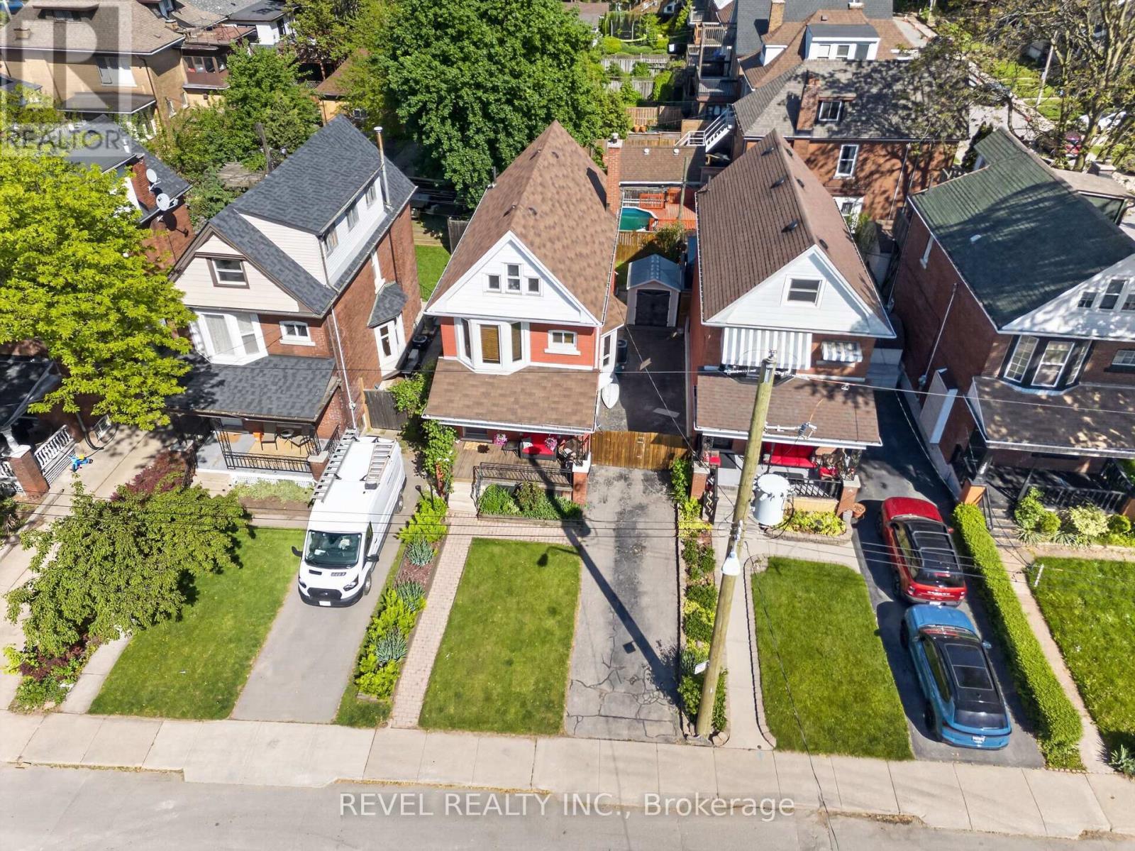 125 Balsam Avenue S, Hamilton, ON - Outdoor