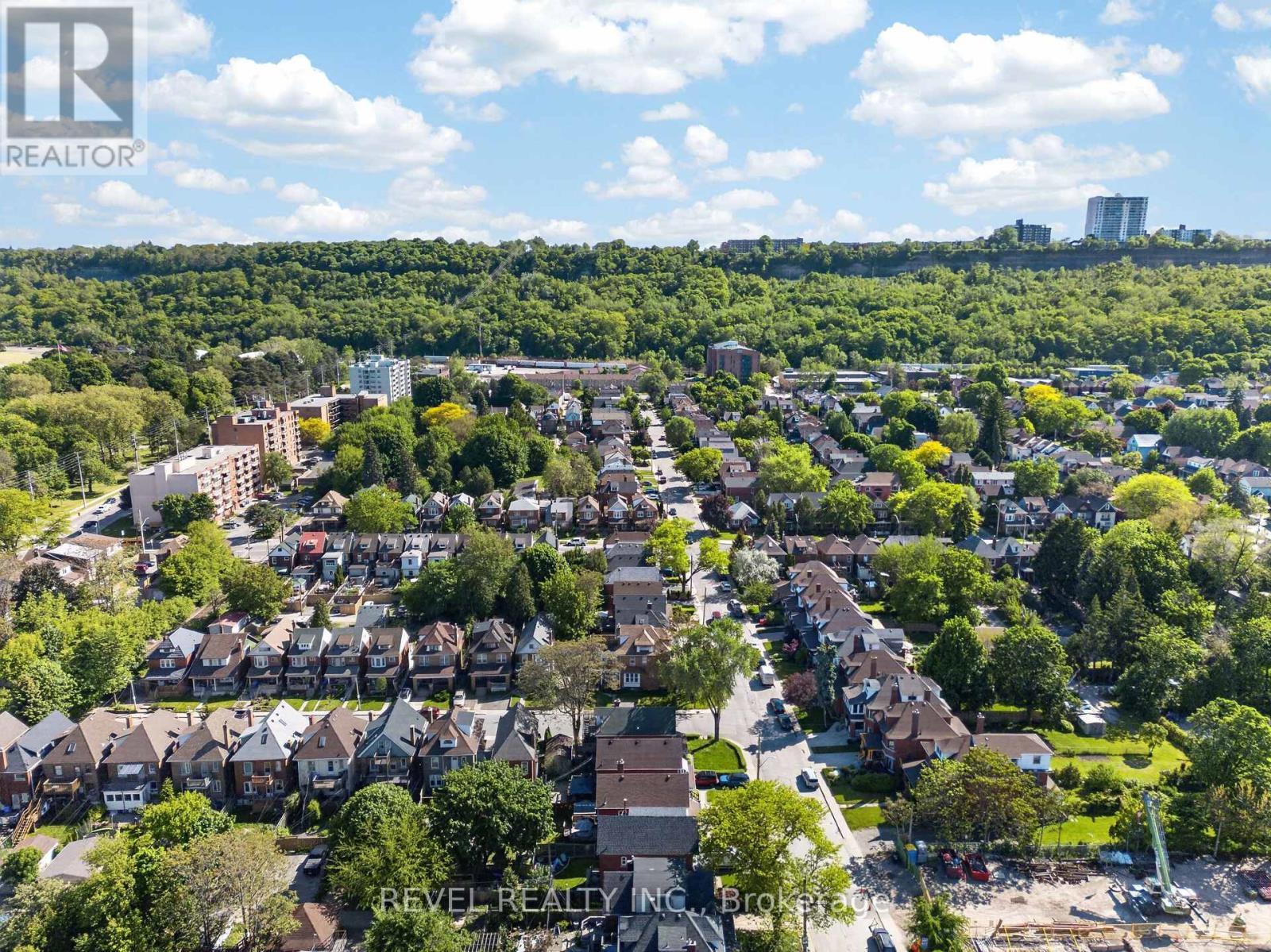 125 Balsam Avenue S, Hamilton, ON - Outdoor With View