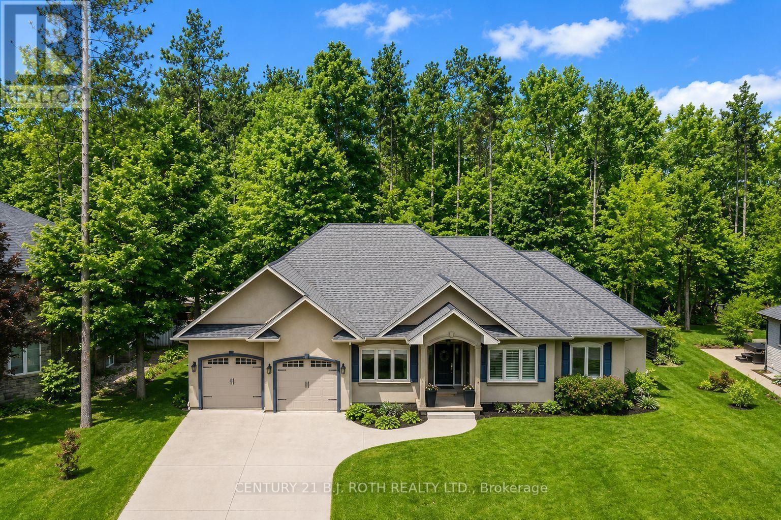 33 Reilly'S Run, Springwater, ON - Outdoor With Facade