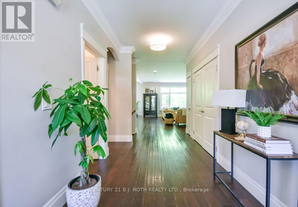 33 Reilly'S Run, Springwater, ON - Indoor Photo Showing Other Room