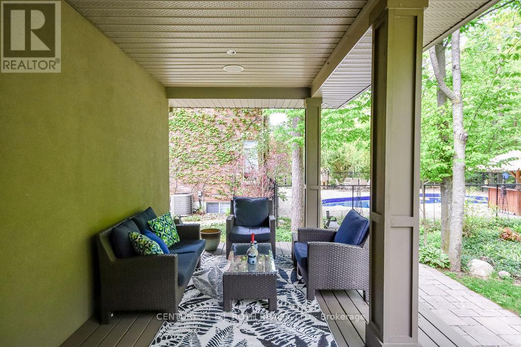 33 Reilly'S Run, Springwater, ON - Outdoor With Deck Patio Veranda With Exterior