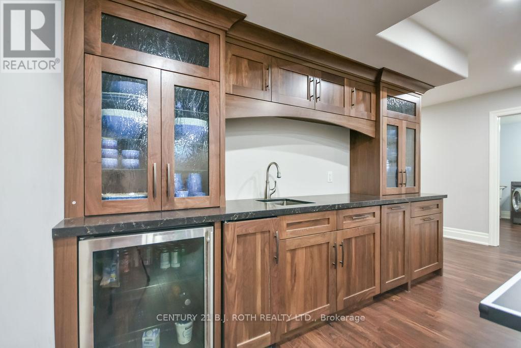 33 Reilly'S Run, Springwater, ON - Indoor Photo Showing Other Room