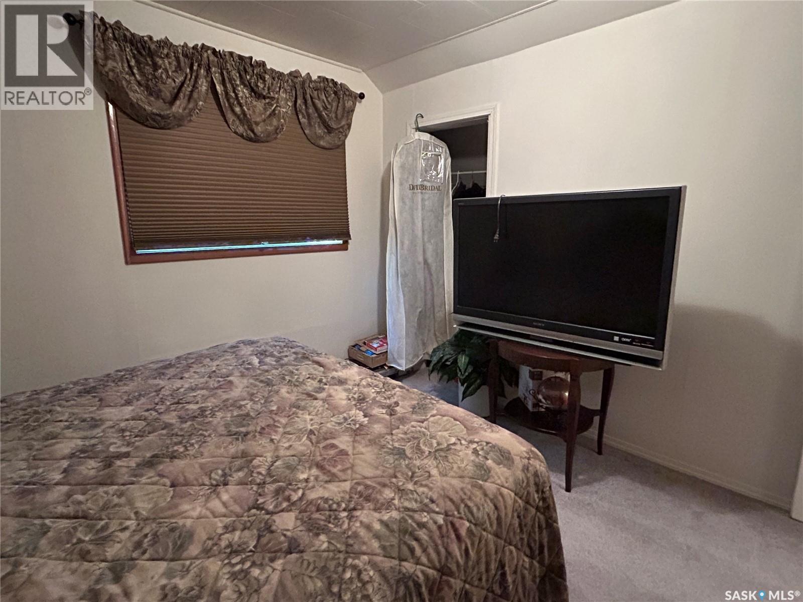 301 Tavistock Avenue, Torquay, SK - Indoor Photo Showing Bedroom