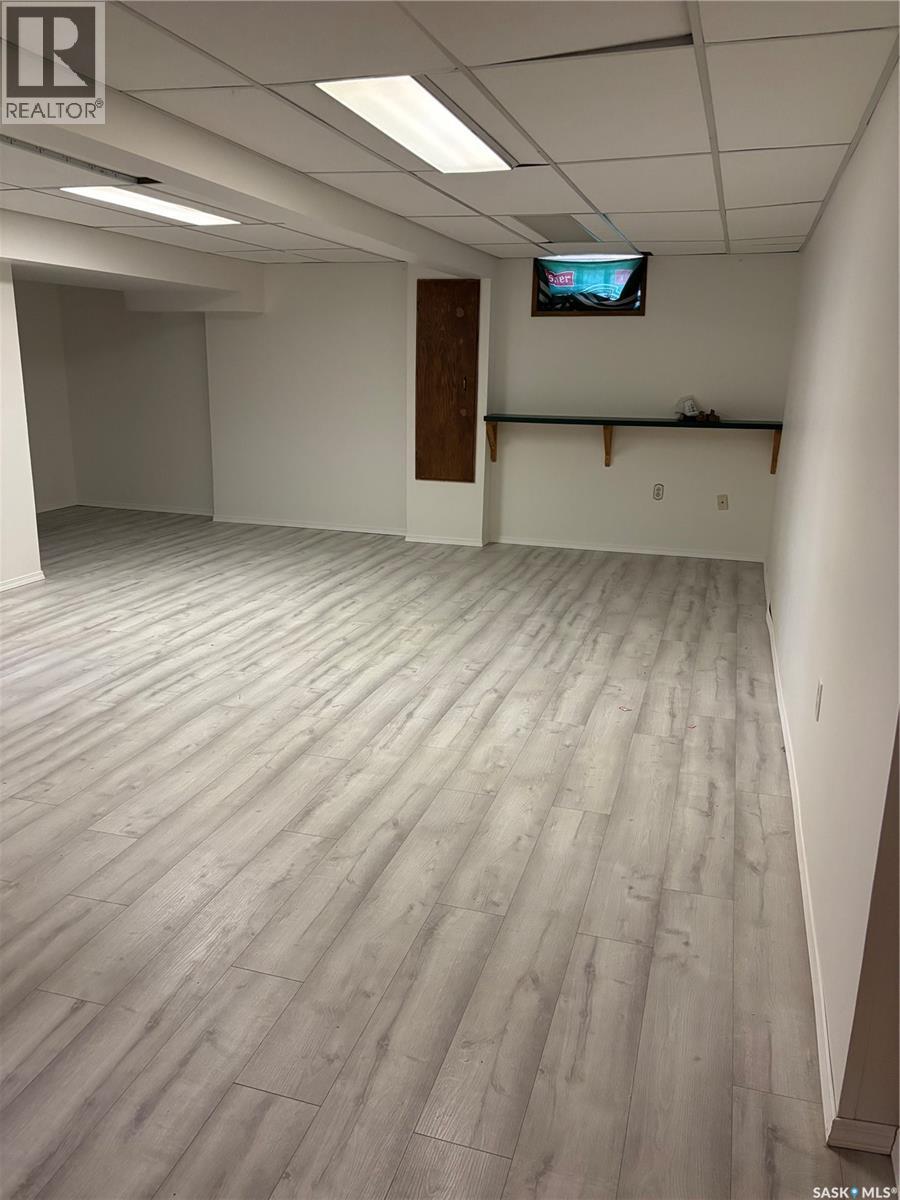 301 Tavistock Avenue, Torquay, SK - Indoor