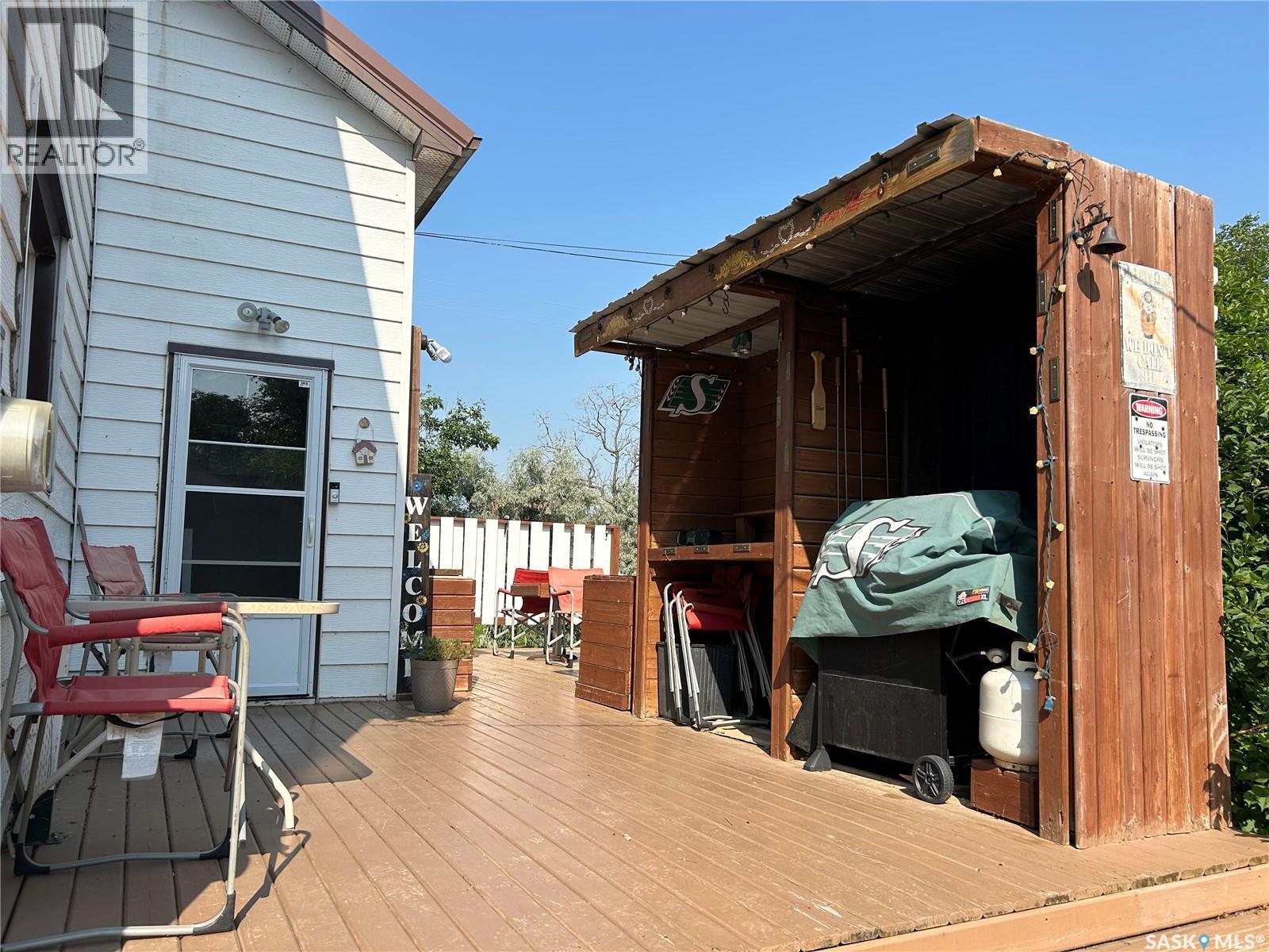 301 Tavistock Avenue, Torquay, SK - Outdoor With Exterior