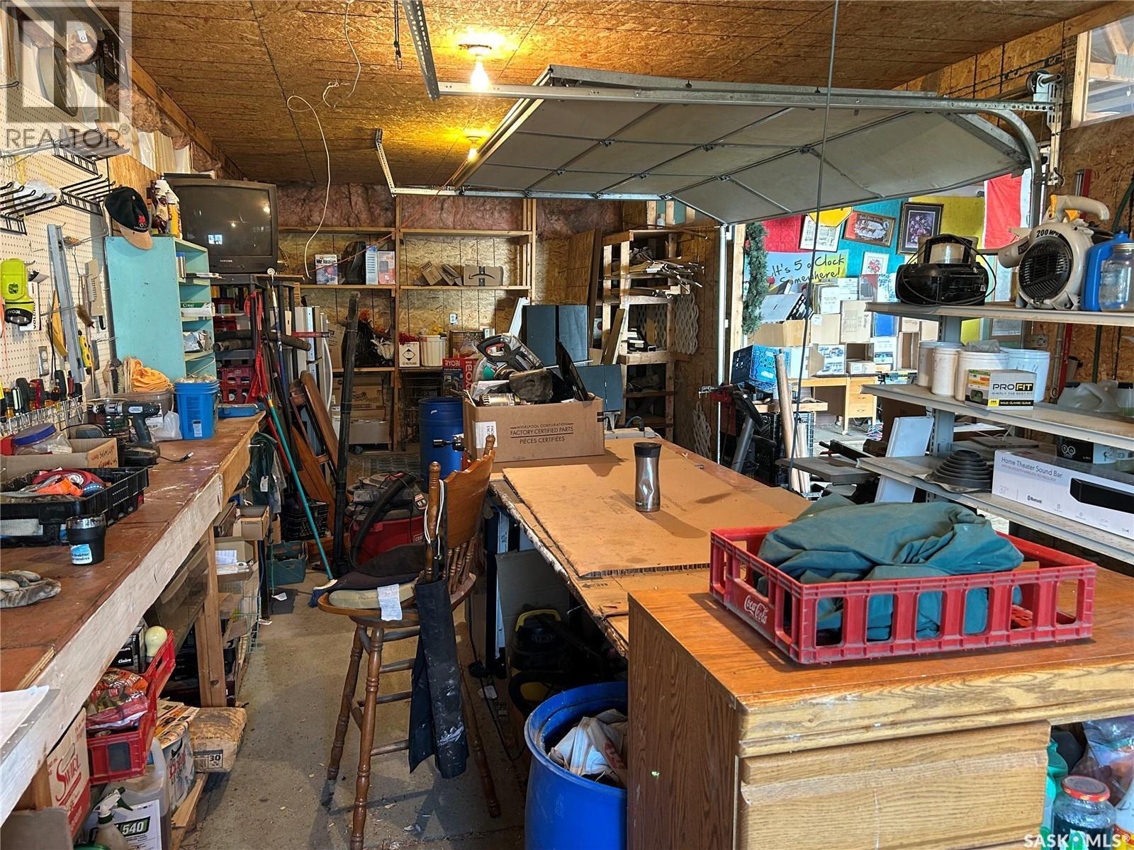301 Tavistock Avenue, Torquay, SK - Indoor