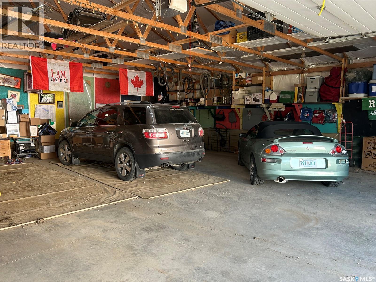 301 Tavistock Avenue, Torquay, SK - Indoor Photo Showing Garage