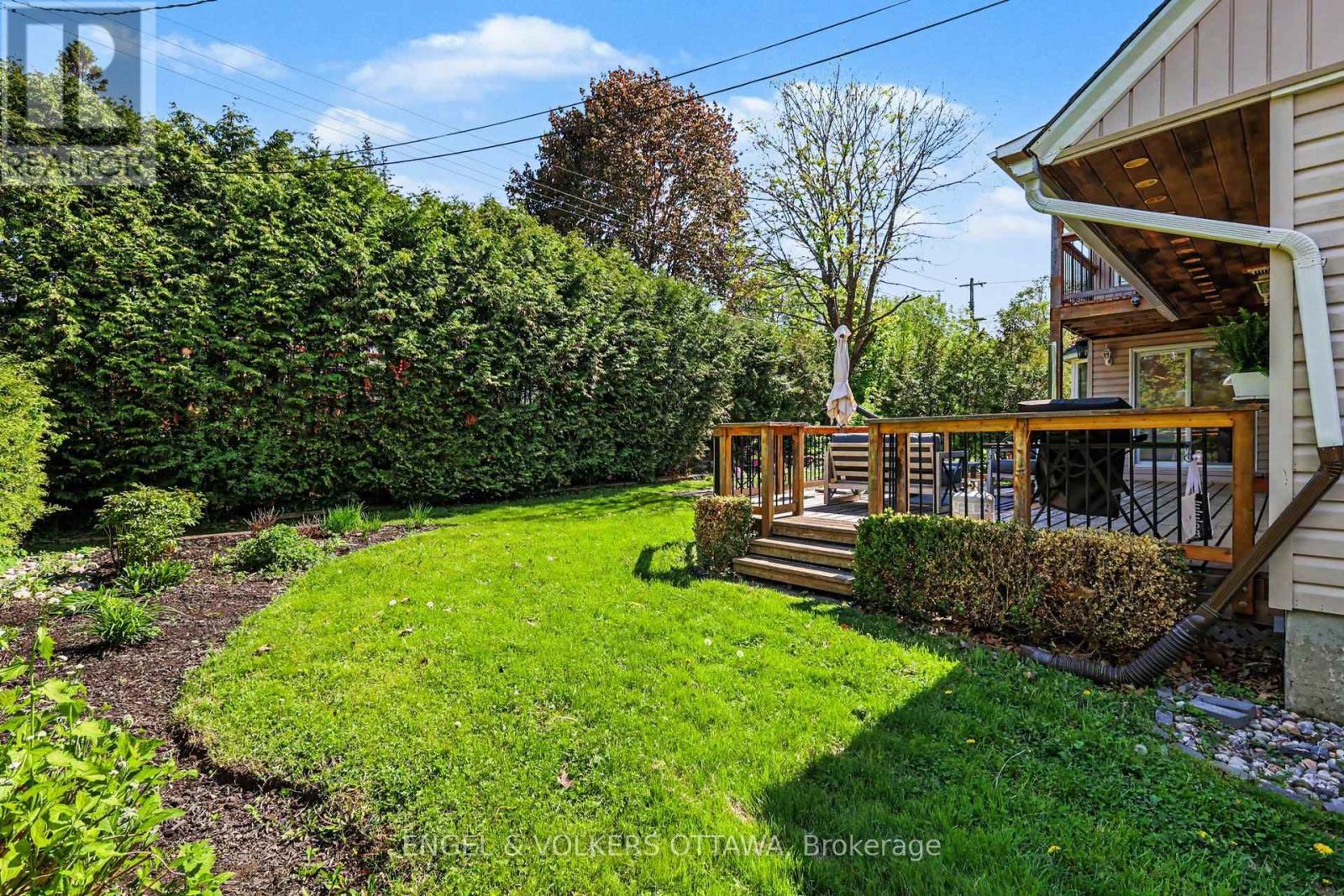 176 Sanford Avenue, Ottawa, ON - Outdoor