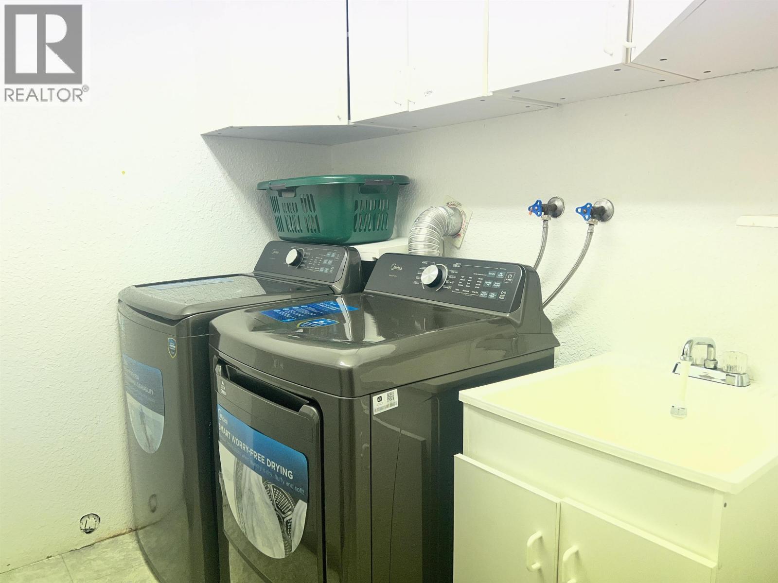 44 Stickney Street, Kitimat, BC - Indoor Photo Showing Laundry Room