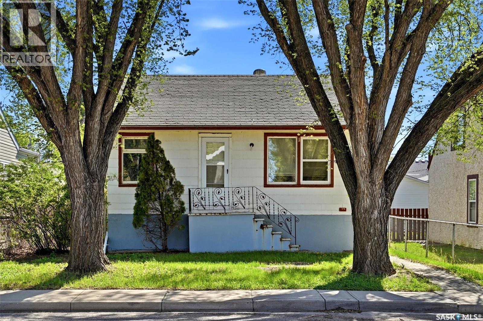 1763 Royal Street, Regina, SK - Outdoor