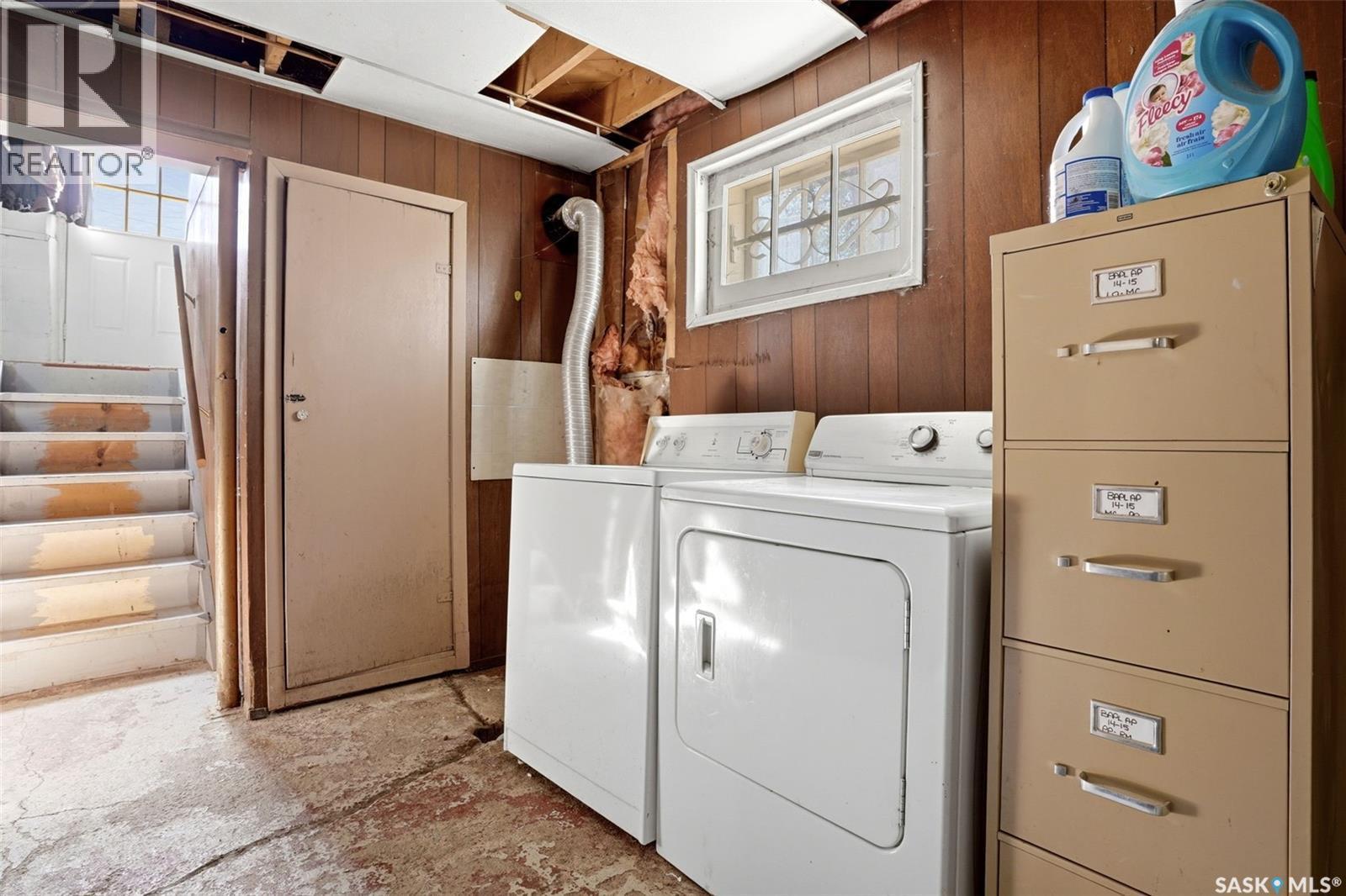 1763 Royal Street, Regina, SK - Indoor Photo Showing Laundry Room