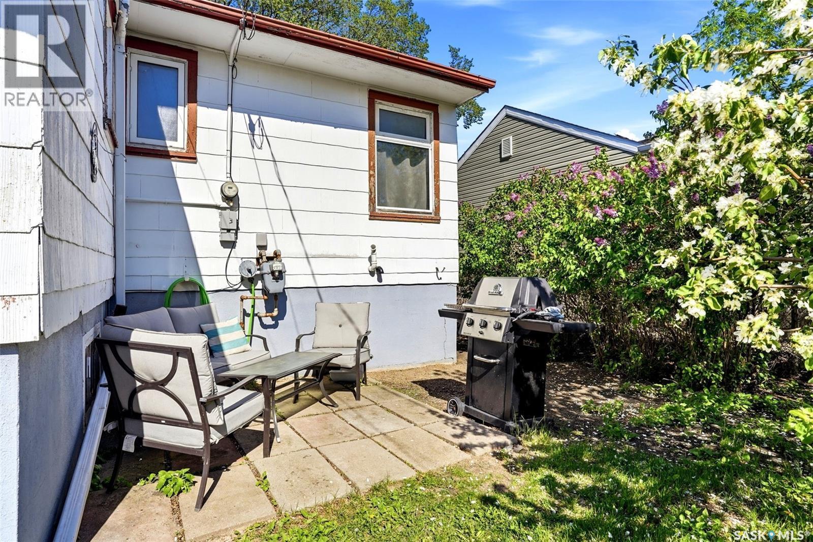 1763 Royal Street, Regina, SK - Outdoor With Exterior