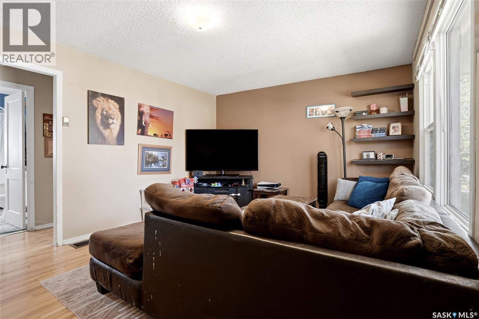 1763 Royal Street, Regina, SK - Indoor