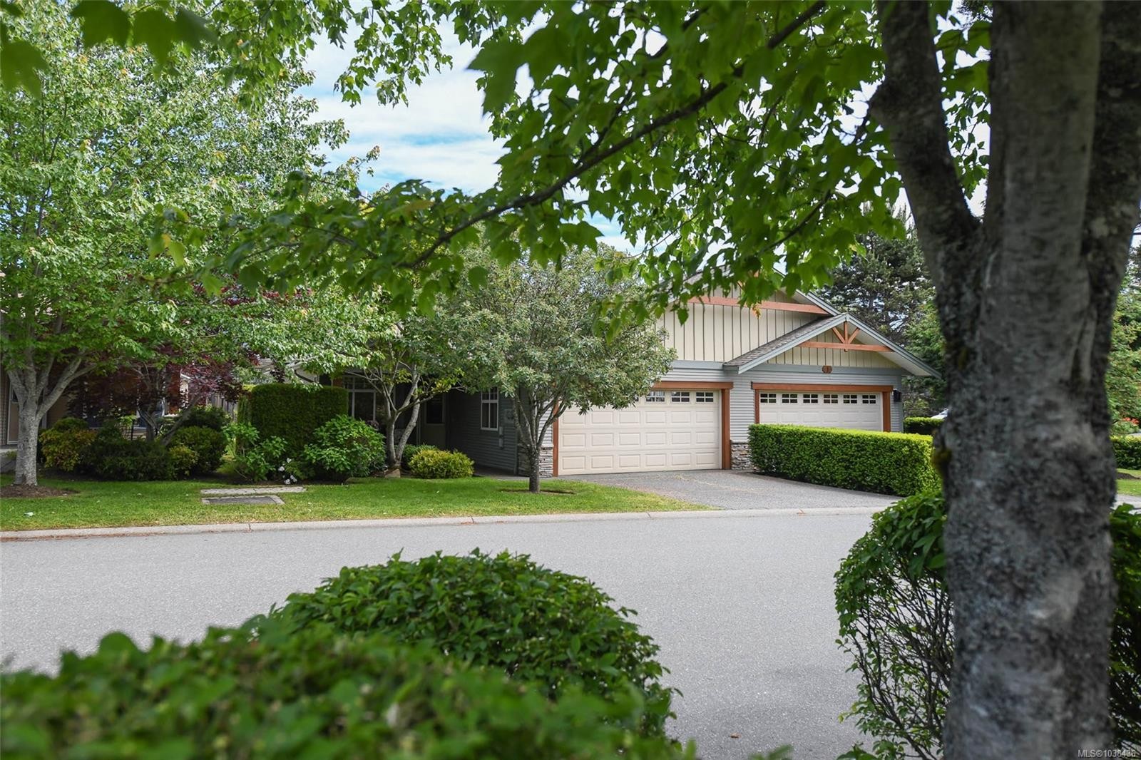 #2-2300 Murrelet Dr, Comox, BC