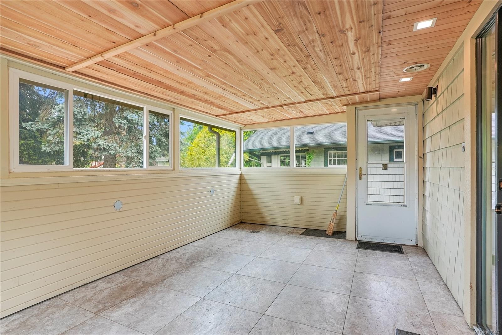 2112 Pentland Rd, Oak Bay, BC