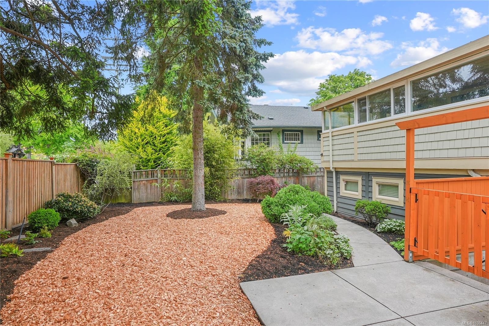 2112 Pentland Rd, Oak Bay, BC