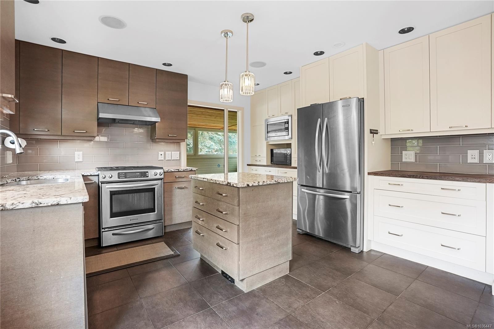 2112 Pentland Rd, Oak Bay, BC