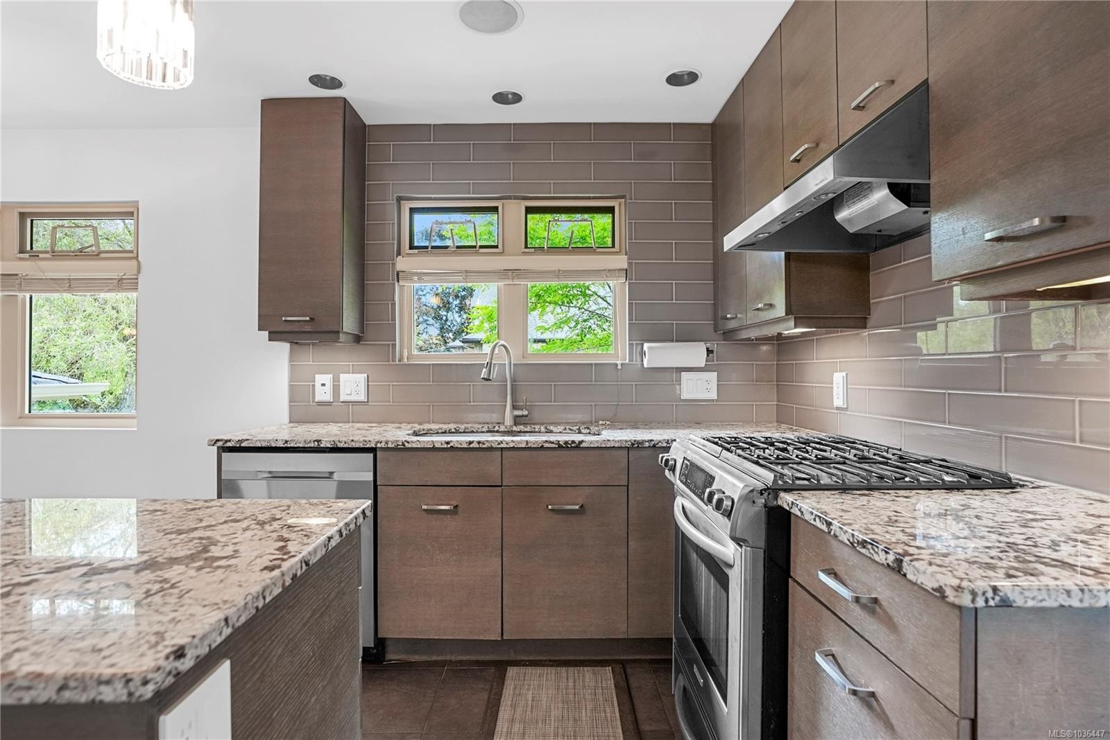 2112 Pentland Rd, Oak Bay, BC