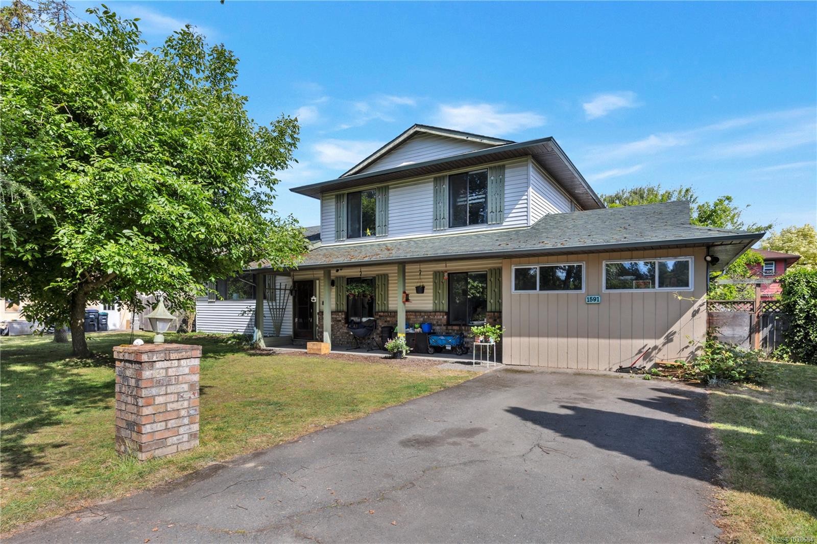 1591 Sharon Pl, Parksville, BC