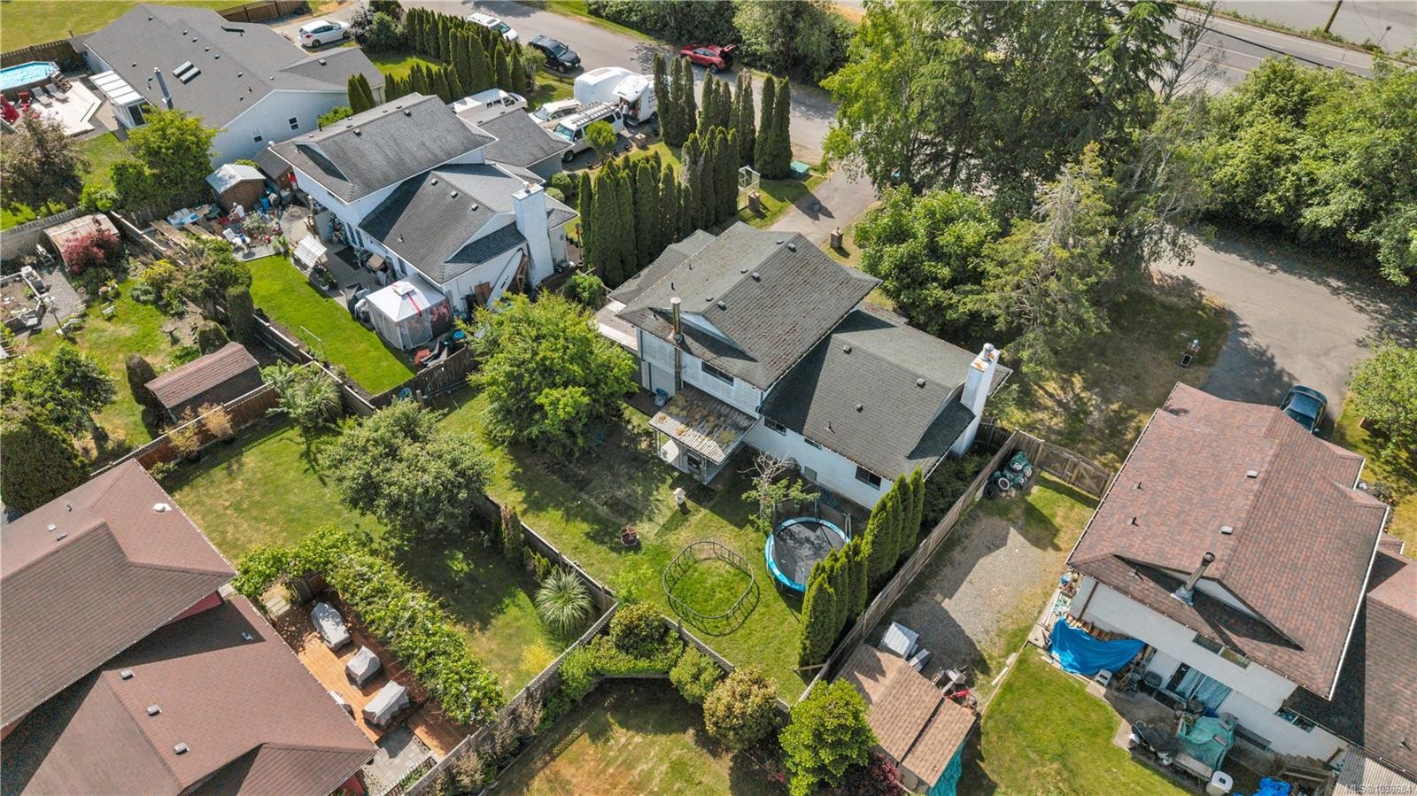 1591 Sharon Pl, Parksville, BC