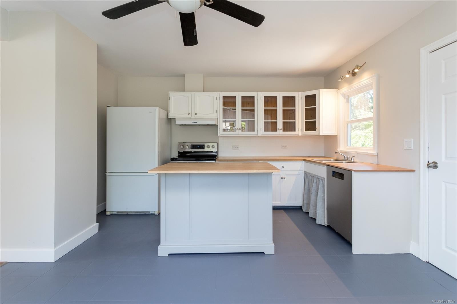 3590 Garland Ave, Cobble Hill, BC