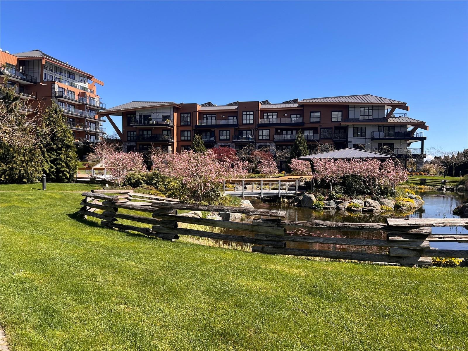 #105-745 Travino Lane, Saanich, BC - Outdoor