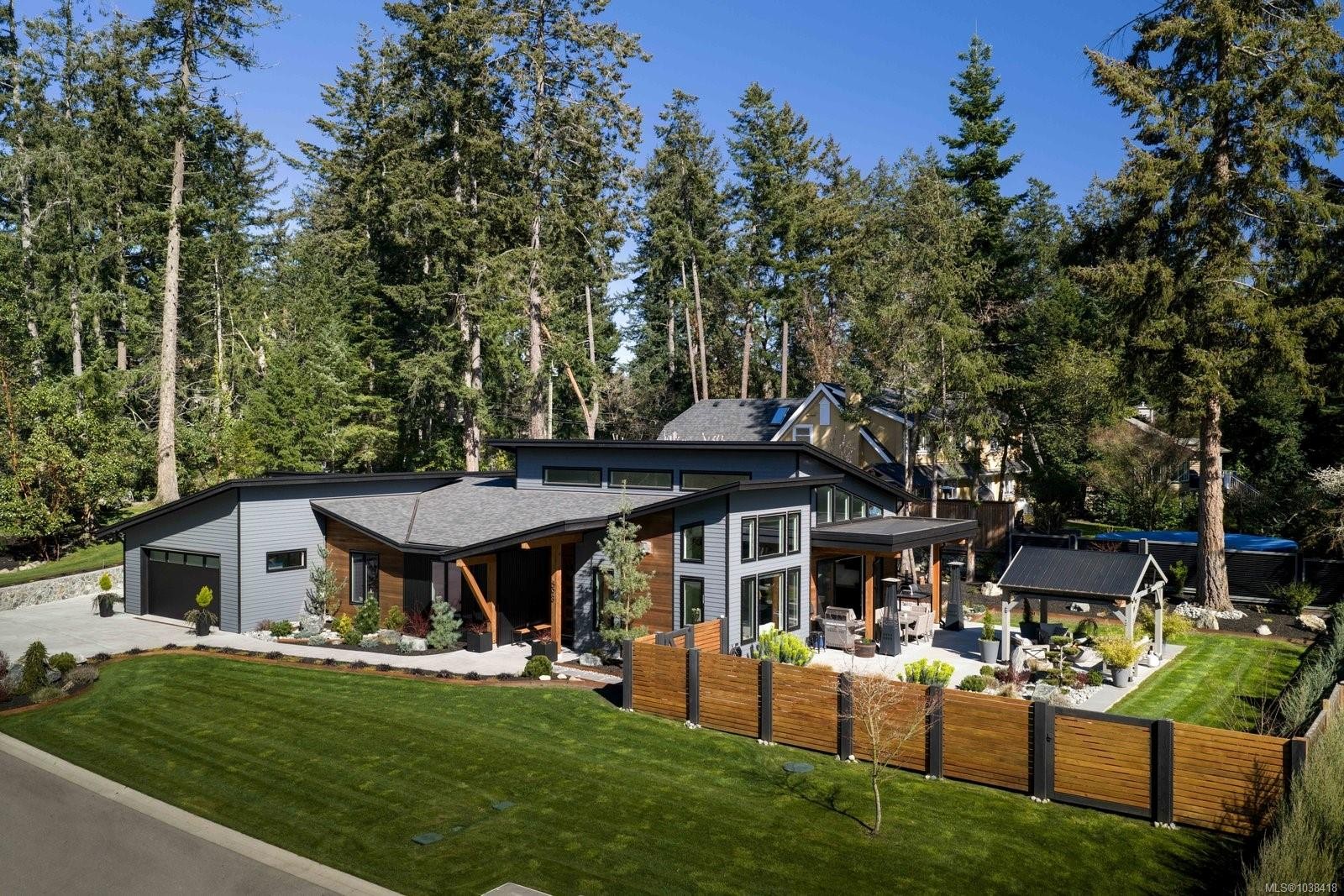 593 Downey Rd, North Saanich, BC