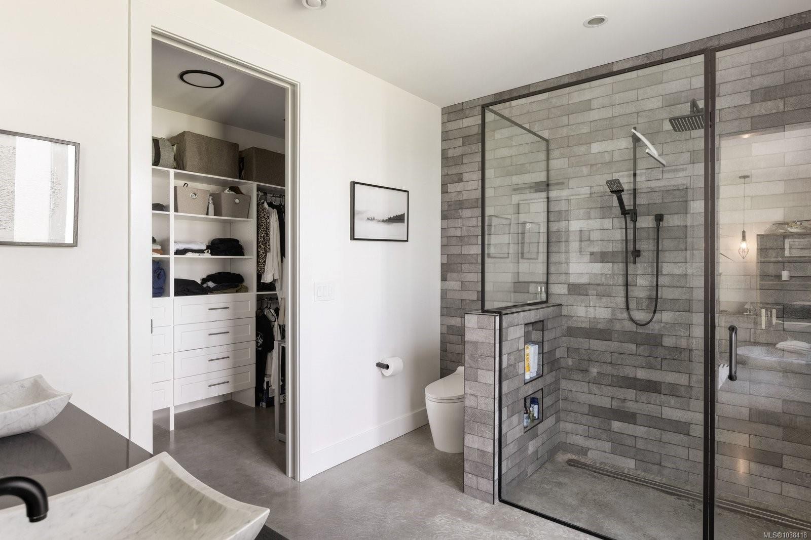 593 Downey Rd, North Saanich, BC