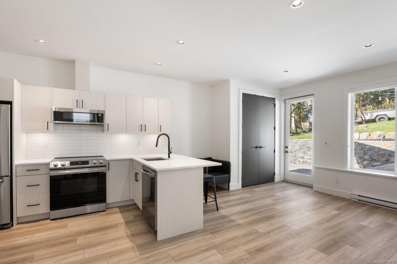 593 Downey Rd, North Saanich, BC